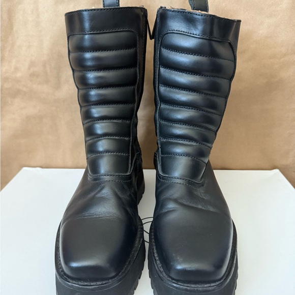 & Other Stories leather style black zip up platform boot - Picture 3 of 5